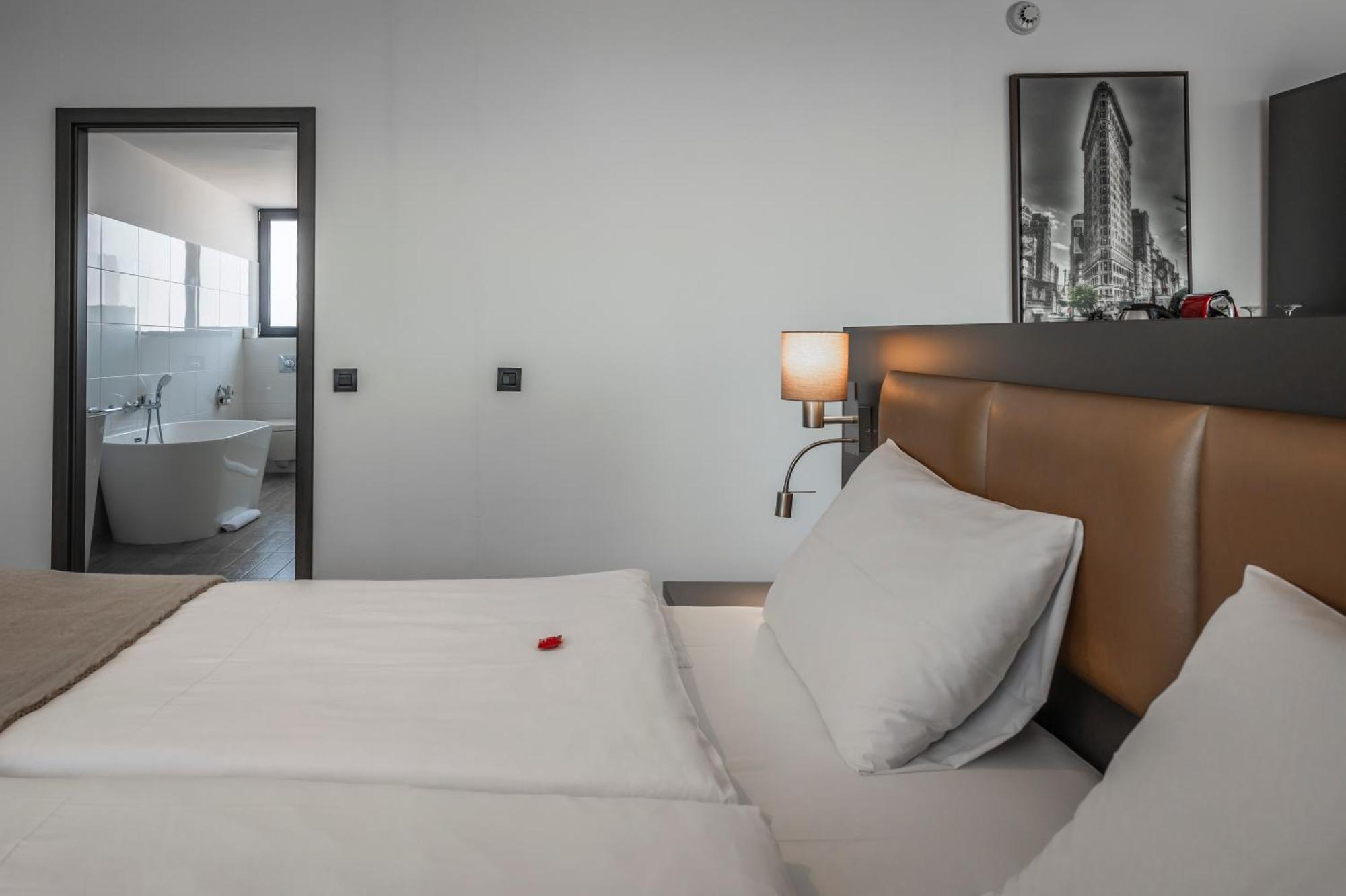 Charm Boutique Hotel ซาตูมาเร ภายนอก รูปภาพ