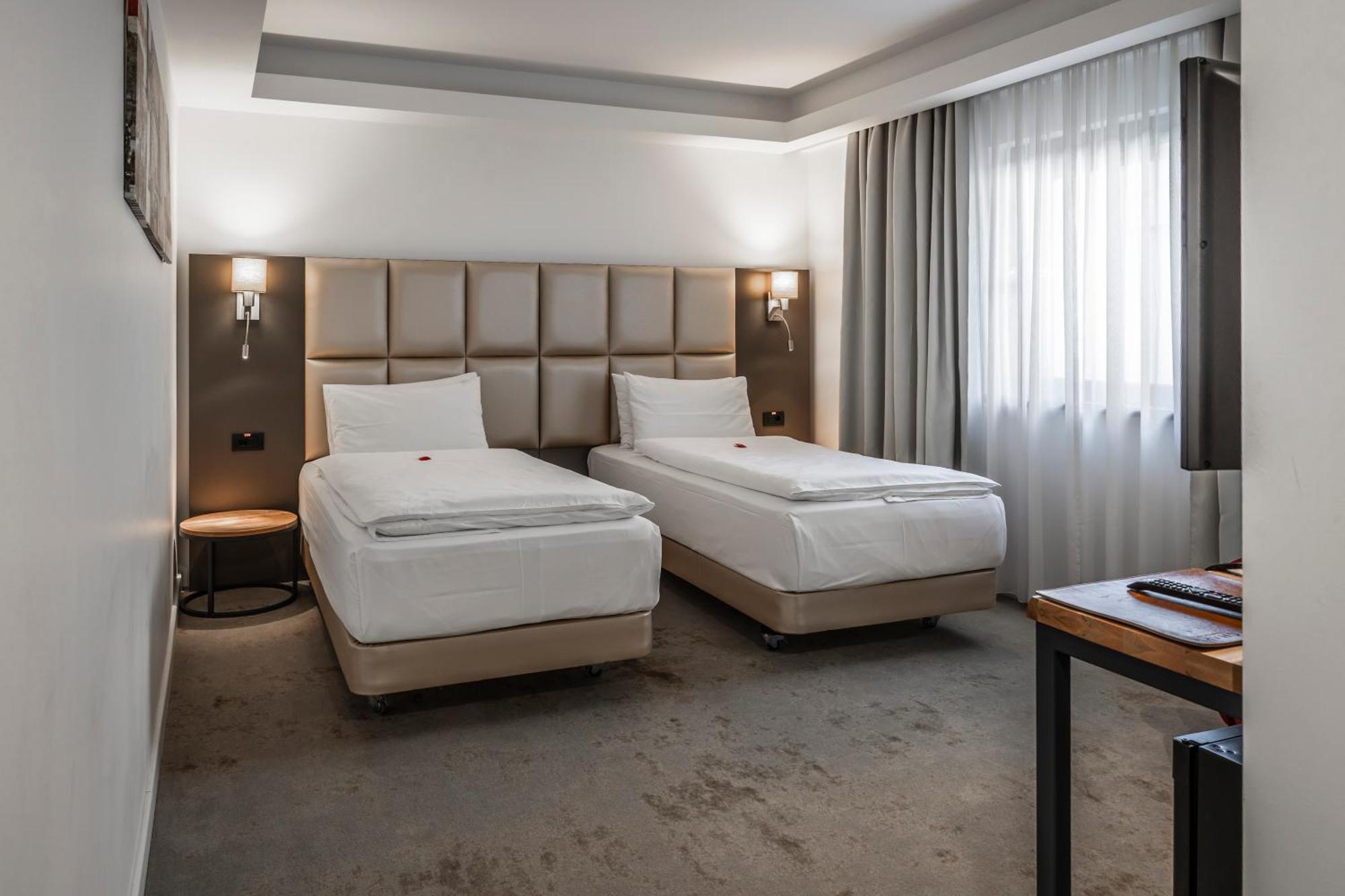 Charm Boutique Hotel ซาตูมาเร ภายนอก รูปภาพ