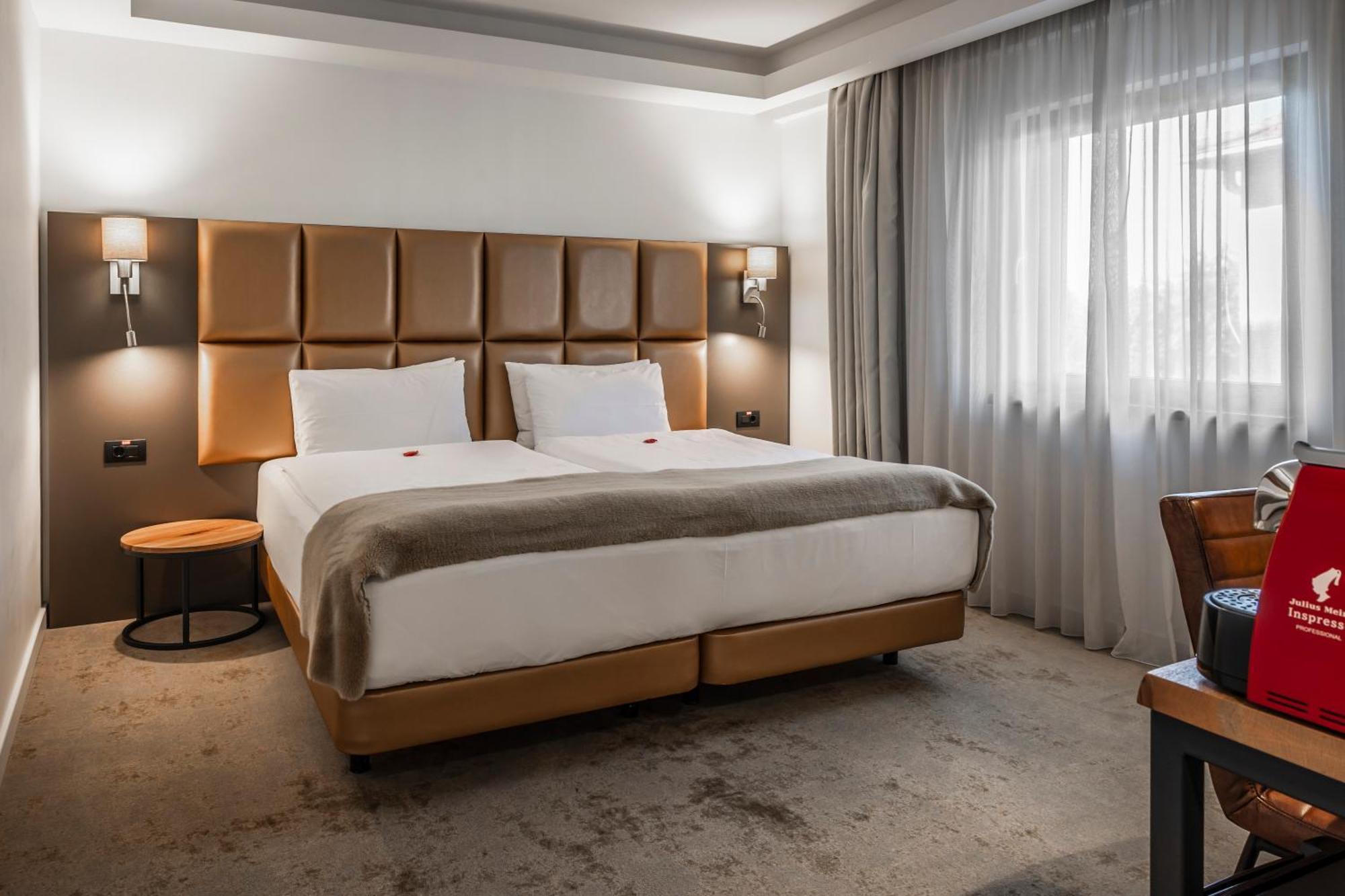 Charm Boutique Hotel ซาตูมาเร ภายนอก รูปภาพ